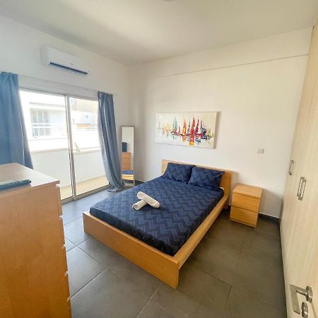 High Speed Holiday Apartment Larnaca Exterior photo