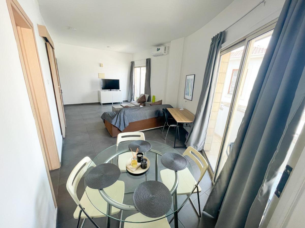 High Speed Holiday Apartment Larnaca Exterior photo