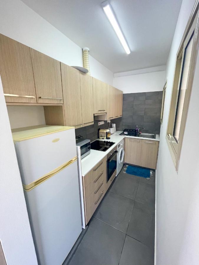 High Speed Holiday Apartment Larnaca Exterior photo