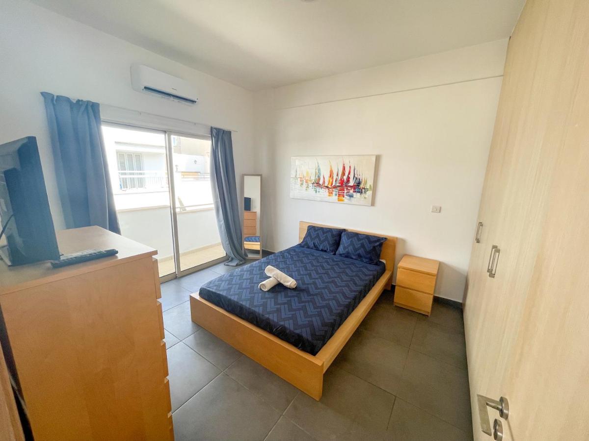 High Speed Holiday Apartment Larnaca Exterior photo