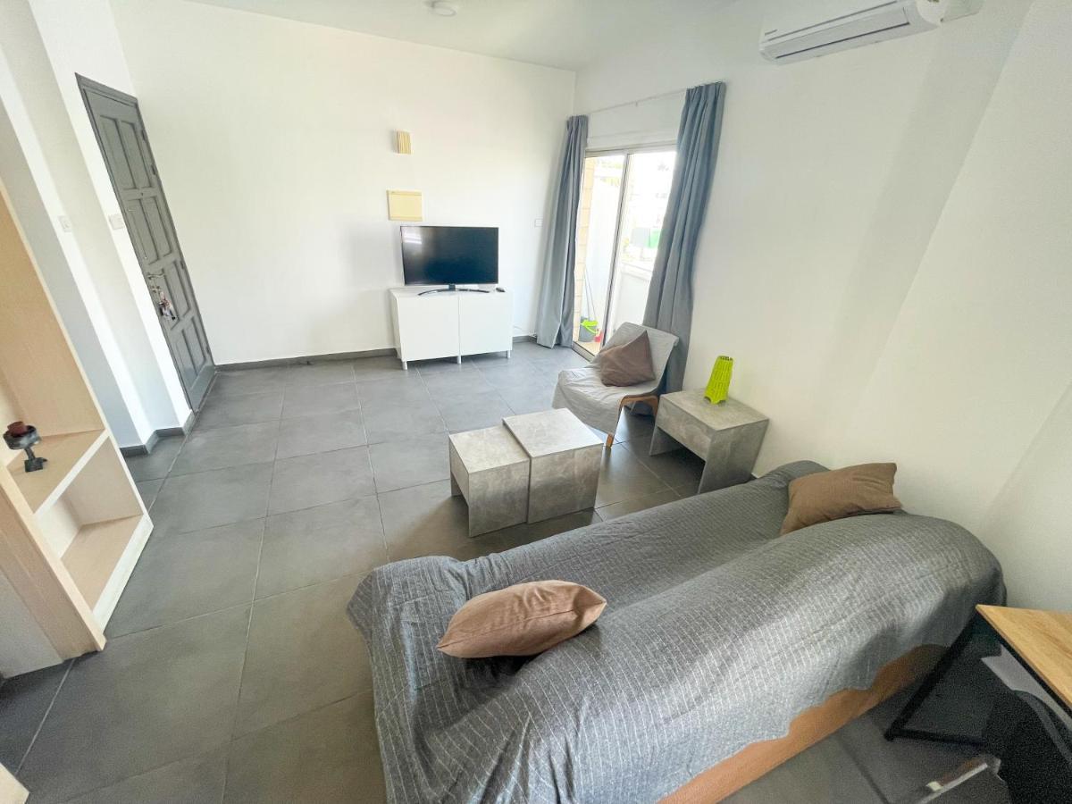 High Speed Holiday Apartment Larnaca Exterior photo
